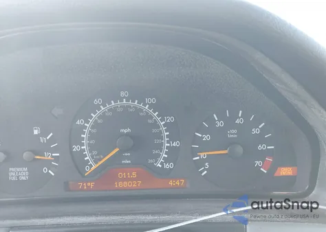 1997 Mercedes-Benz E 320 z USA, uszkodzony, nr VIN WDBJF55F2VJ028315